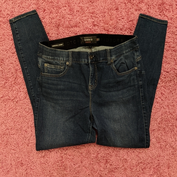Torrid Bombshell Skinny Jeans - Picture 1 of 4